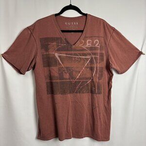 Guess XL Men Red Cotton V Neck Short Sleeve Triangle Abstract Graphic T Shirt